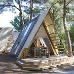 Camping Tamarit 4*