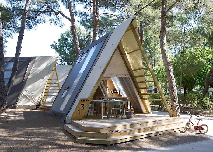 Camping Tamarit 4*